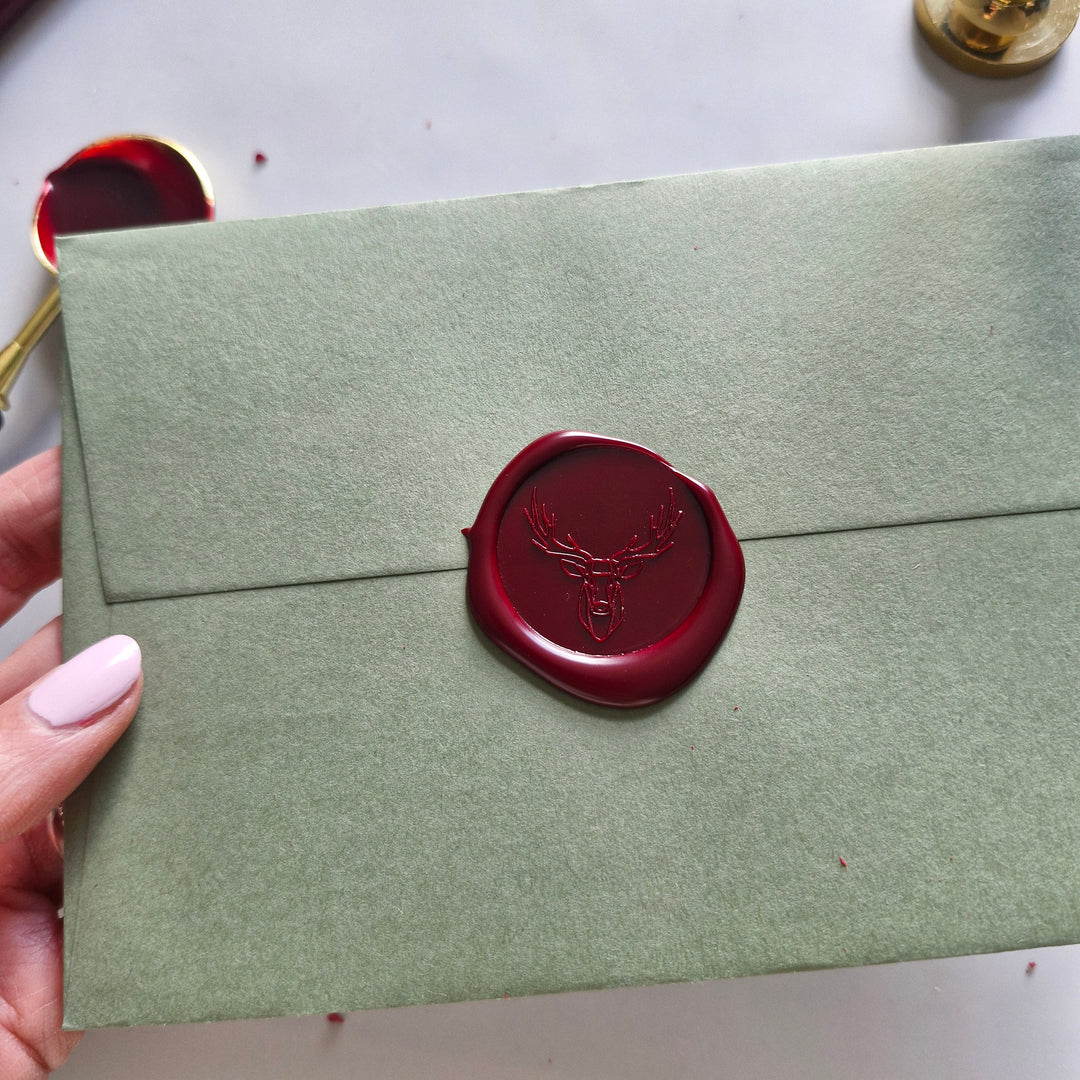 Lyndhurst & Windsor Traditional Burgundy Bank of England Sealing Wax - THE LITTLE BLUE BRUSH LONDON