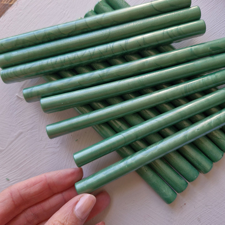 Lyndhurst & Windsor Traditional Green Bank of England Sealing Wax - THE LITTLE BLUE BRUSH LONDON
