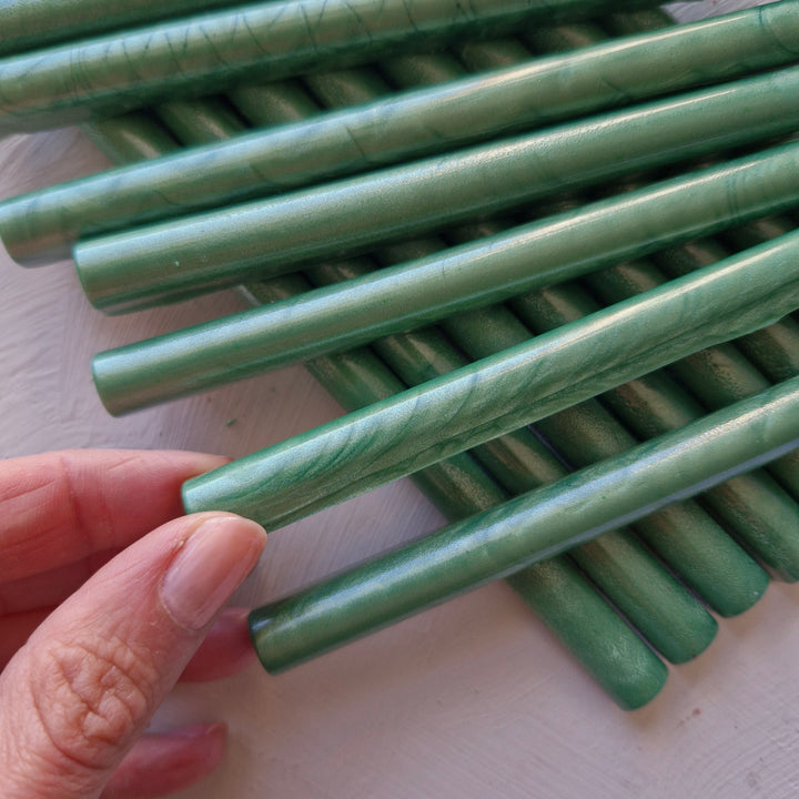 Lyndhurst & Windsor Traditional Green Bank of England Sealing Wax - THE LITTLE BLUE BRUSH LONDON